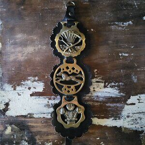 Three Vtg Brass Horse Brasses On Leather Strap Wheat Horse & Feathers Medallions